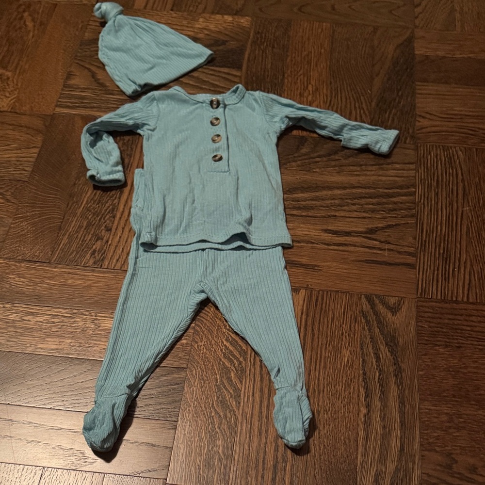 Lou Lou & Company blue newborn Baby Set with Hat